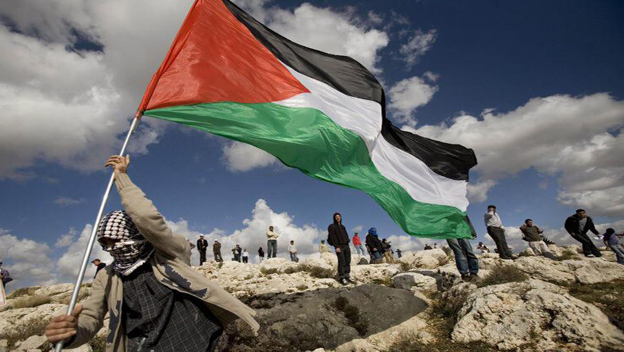 عيد کان پهرين فلسطينين تي اسرائيل جا حملا، بمباري ۾ ٻارن سميت 24 ڄڻا شهيد