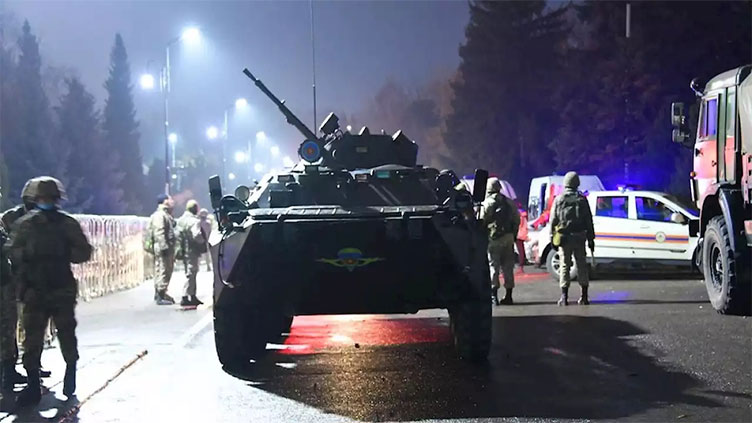 قازقستان ۾ ايل پي جي اگھن ۾ واڌ خلاف مظاهرا، 30 ماڻهو مارجي ويا، روس فوج موڪلي ڇڏي