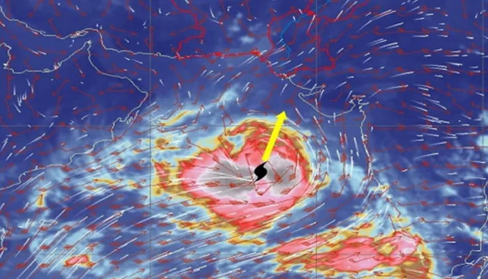 طوفان ڪراچي کان 410 ڪلوميٽر جي فاصلي تي پهچي ويو